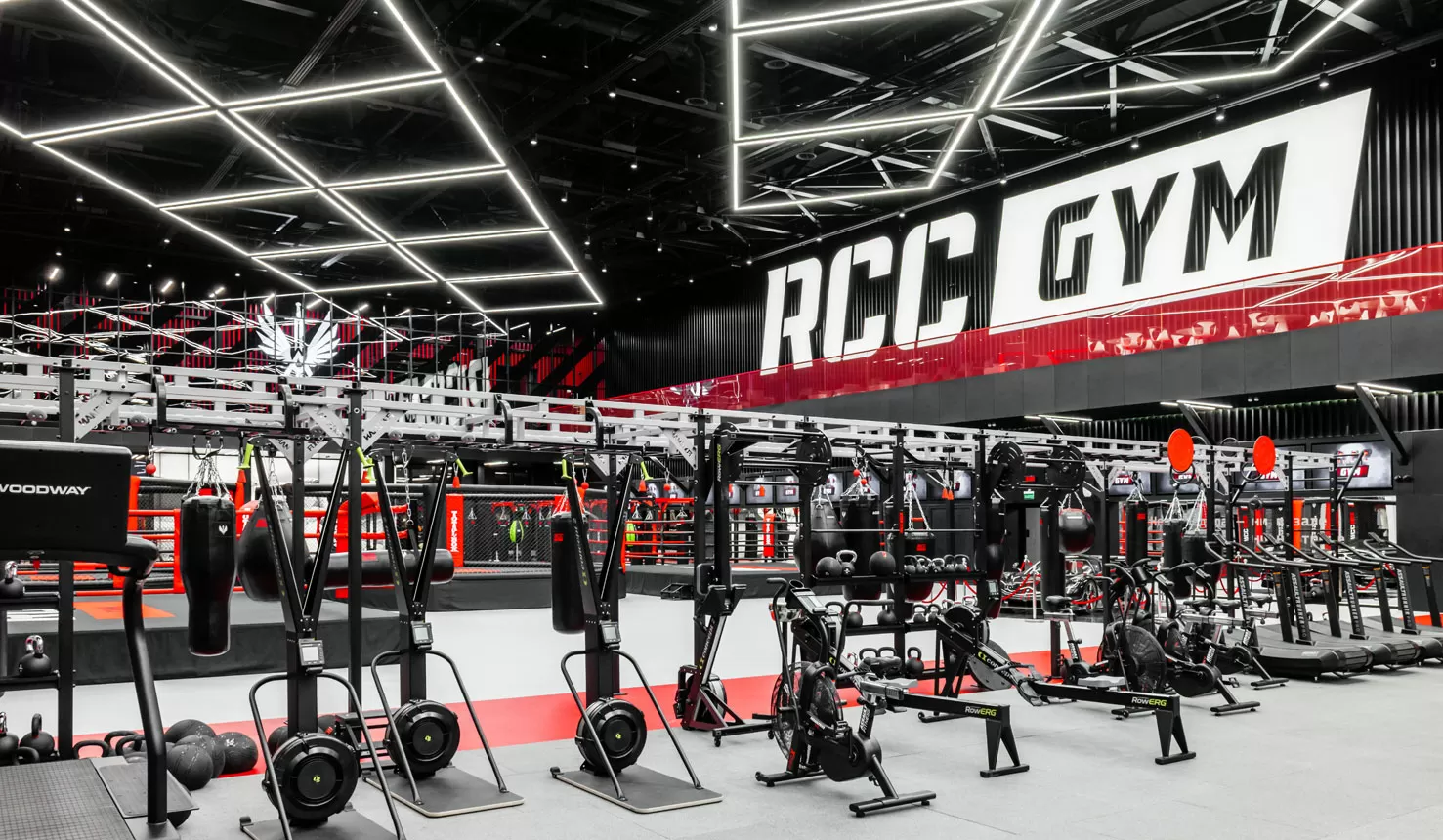 Мягкая мебель, кресла и свет для спортивного комплекса RCC GYM в Екатеринбурге